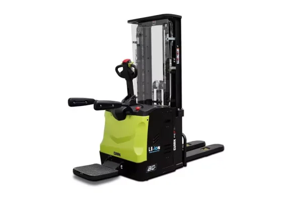 apilador eléctrico clark psx16 con plataforma abatible y capacidad de 1600 kg