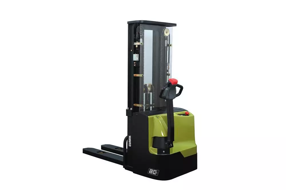 apilador eléctrico clark wsx14 1400 kg en alquiler con mástil triplex