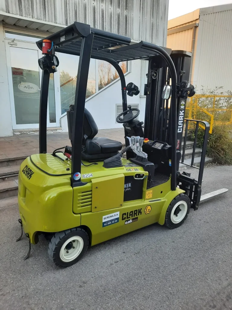 Carretilla elevadora eléctrica ATEX GEX20S en exterior, certificada para zonas ATEX.