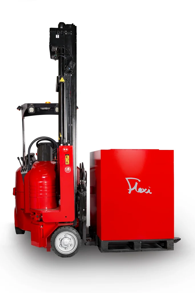Carretilla articulada Flexi StorMAX 25 con carga frontal elevada, mostrando su diseño compacto y mástil de visión clara.